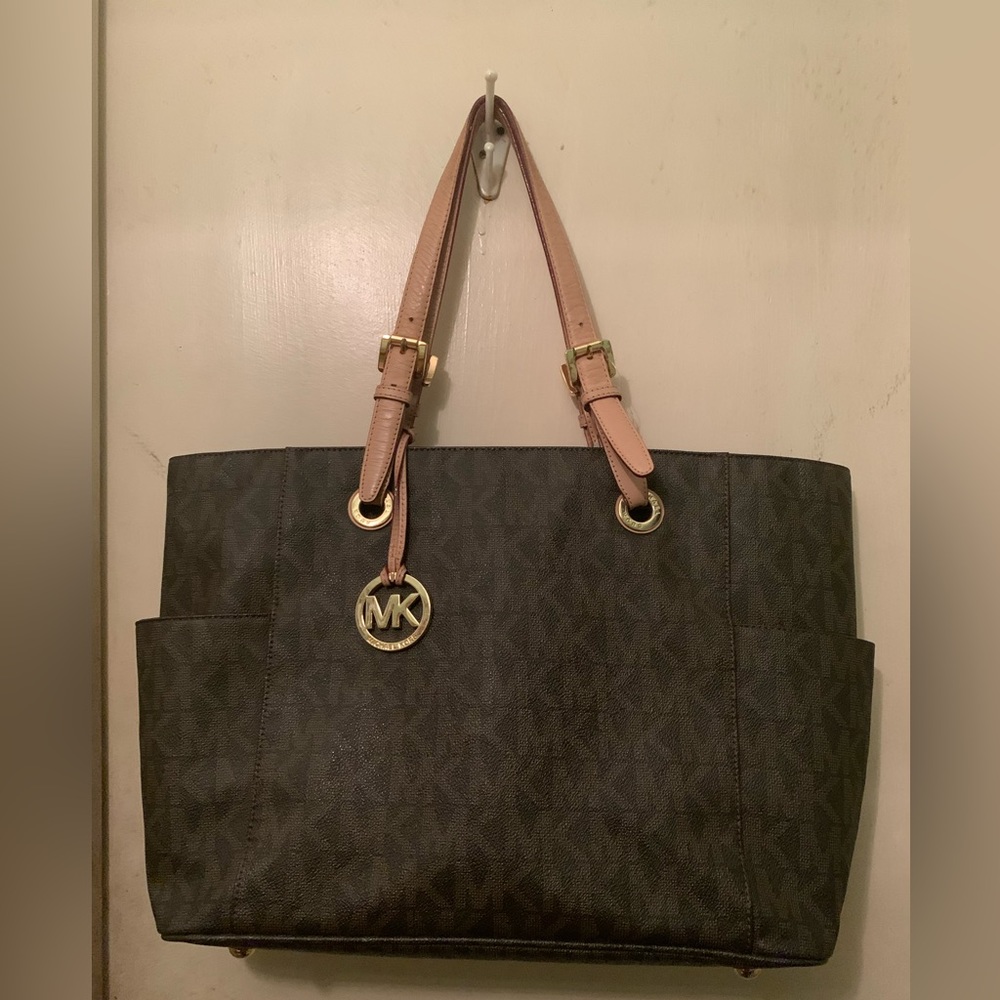✨⚡️Michael Kors Jet Set Travel Side Pocket Top Zip Signature Monogram Tote Brown